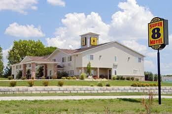 Wamego Inn And Suites Zewnętrze zdjęcie