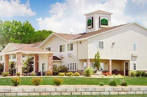 Wamego Inn And Suites Zewnętrze zdjęcie